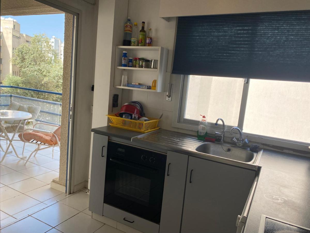 Private Room In A Shared Flat At Best Location Limassol Exterior foto