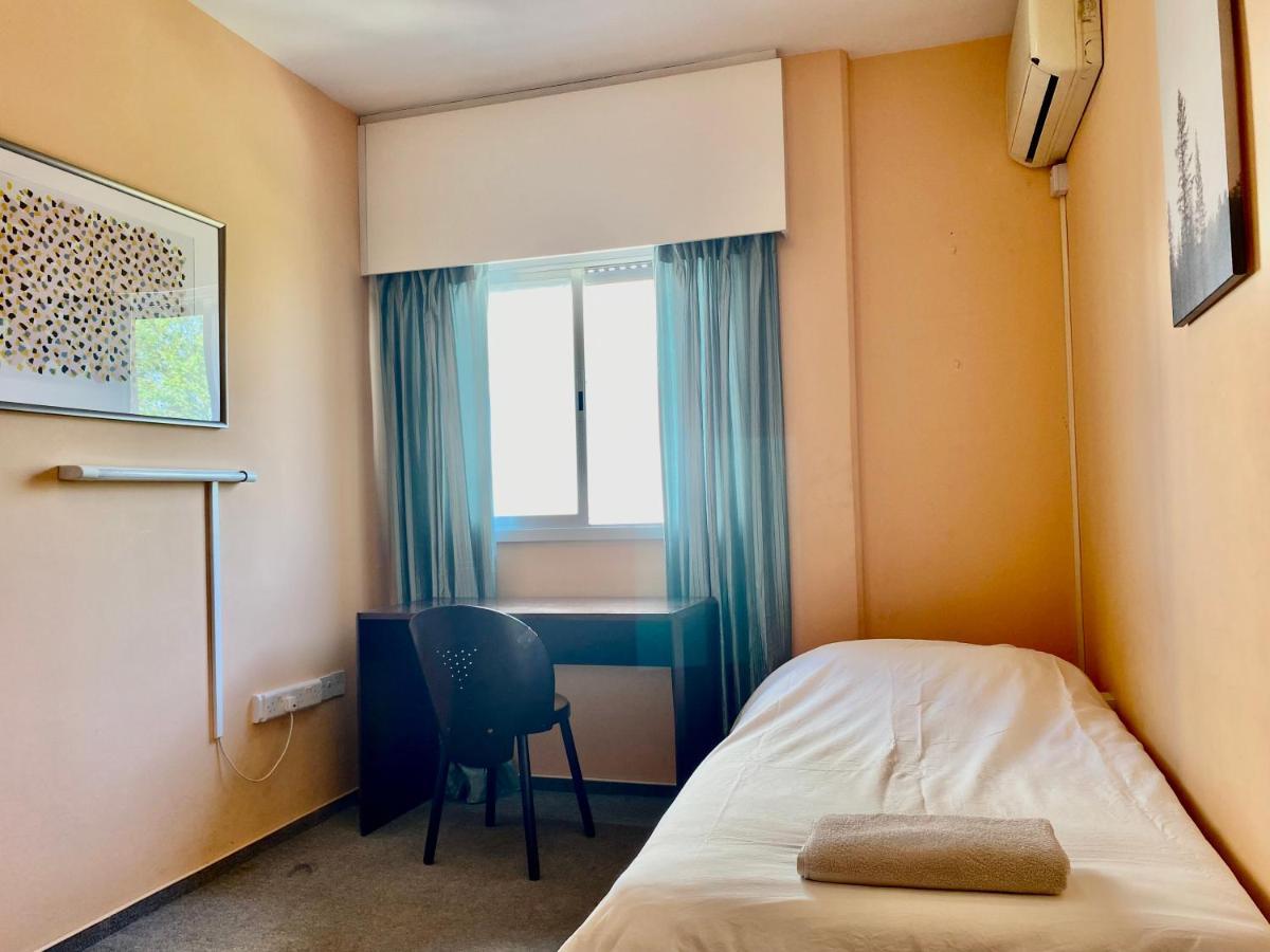 Private Room In A Shared Flat At Best Location Limassol Exterior foto