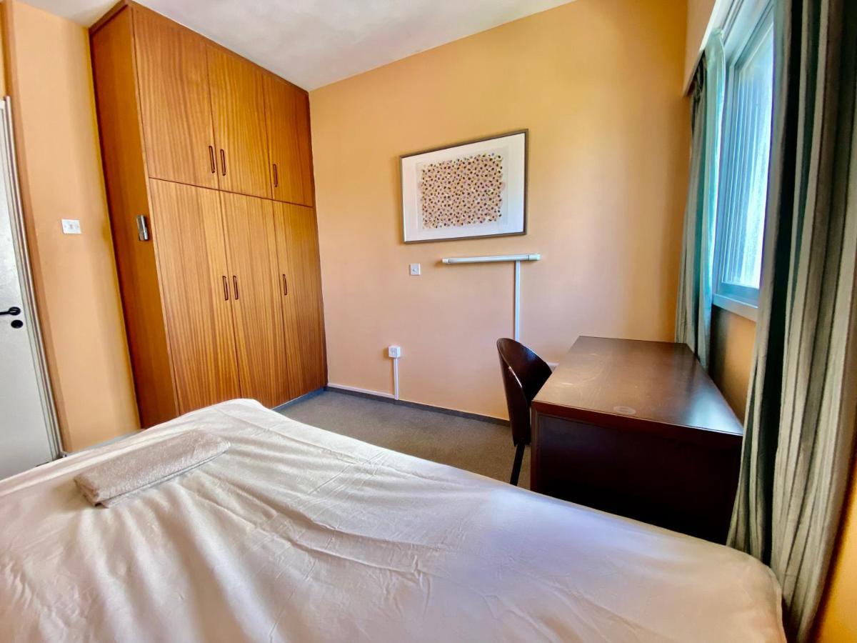 Private Room In A Shared Flat At Best Location Limassol Exterior foto